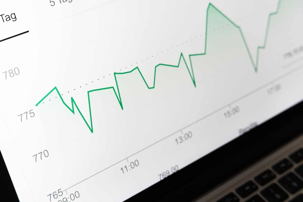 Réduire efficacement ses frais d’assurance pendant une récession : approches innovantes et solutions informatiques