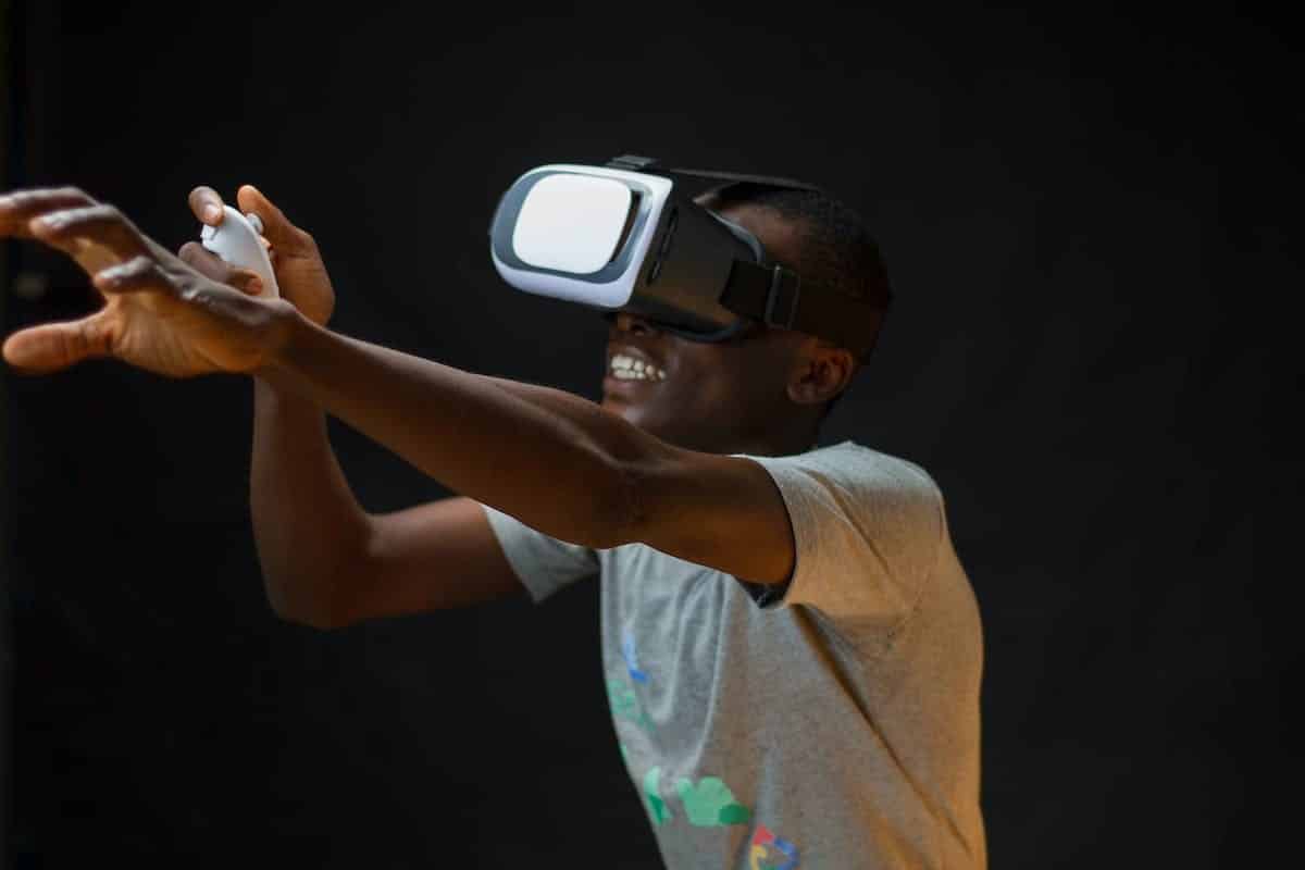 Explorons ensemble la réalité augmentée et la réalité virtuelle : révolution dans les domaines du divertissement et de l’éducation